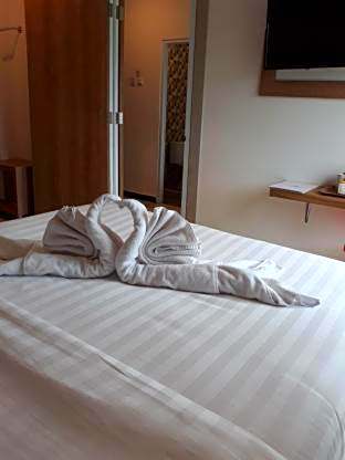 Front One Hotel Airport Solo