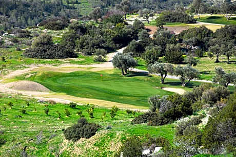 Korineum Golf & Beach Resort - Alojamientos en KYRENIA