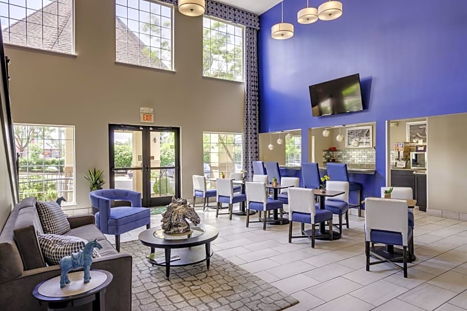 Guesthouse Inn & Suites Lexington