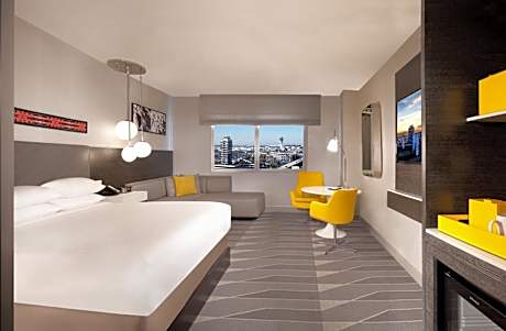 One-Bedroom King Suite