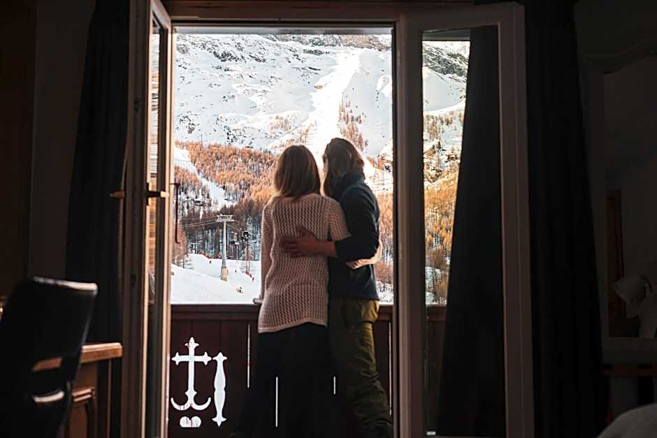 Hotel THE LARIX ski-in ski-out