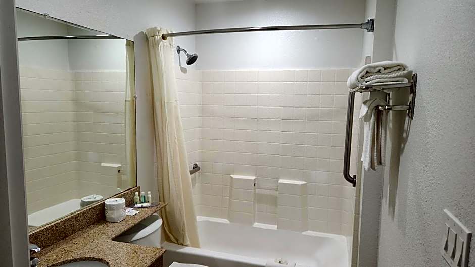 Quality Inn & Suites Santa Rosa South