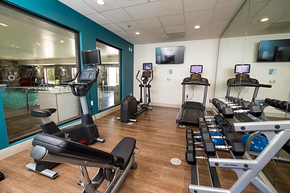 Holiday Inn Express Hotel & Suites Clinton By IHG