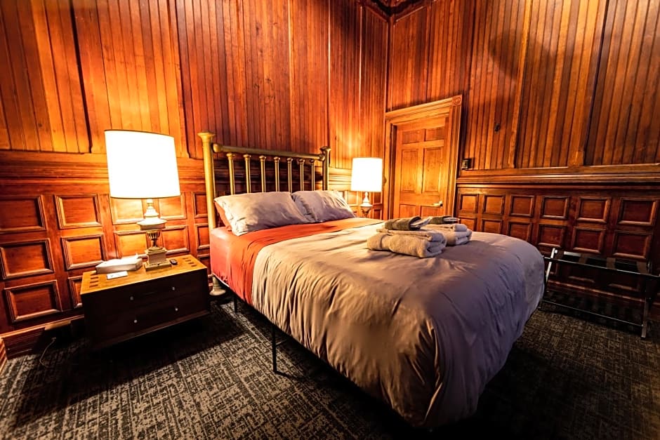 Traveler's Rest Hotel