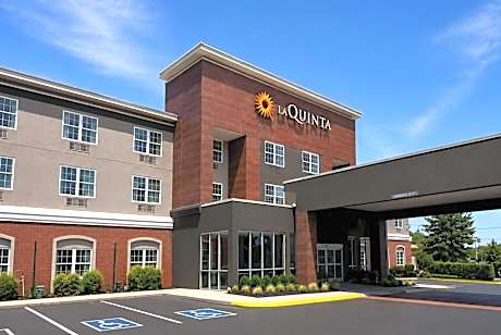 La Quinta Inn & Suites by Wyndam Knoxville West