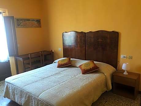 Double or Twin Room  with Shower and Shared Bathroom