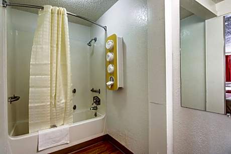 2 Full Beds Non-Smoking