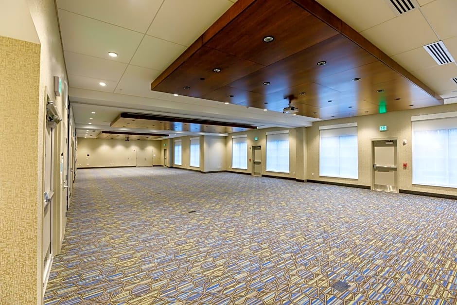 Holiday Inn Express & Suites Sturbridge By IHG