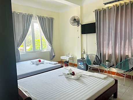 Family Room with Side Sea View