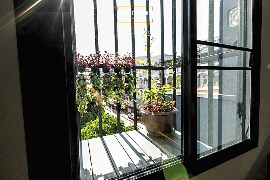 Post Factory Bed & Breakfast Hostel