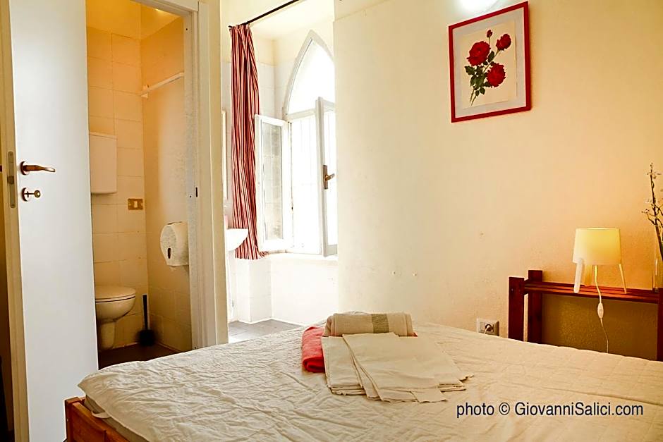 SANTANGELA Hostel & Rooms