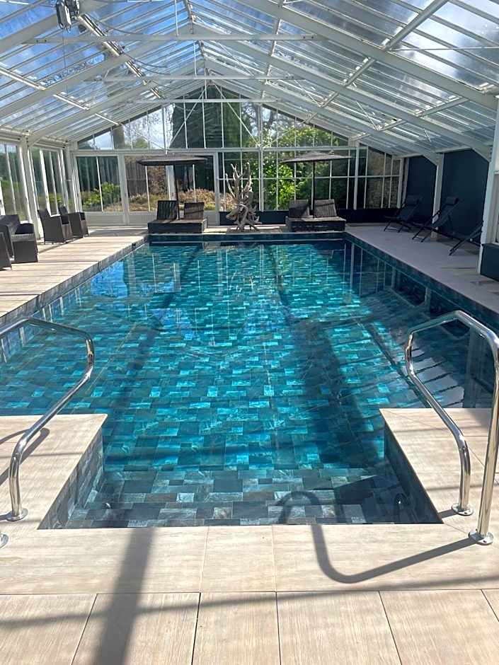 Grand Hôtel "Château de Sully" - Piscine & Spa -Teritoria