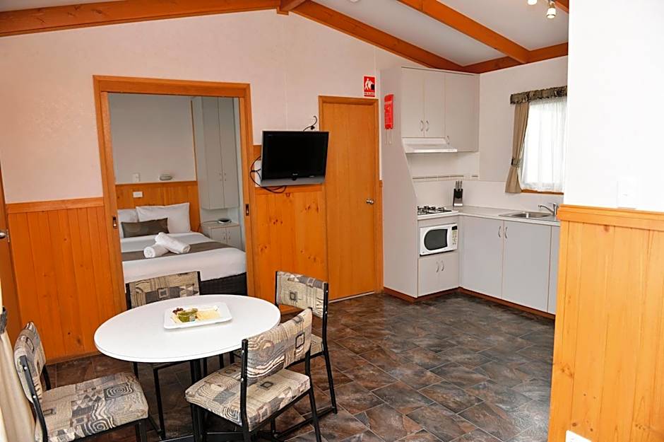 Riverside Cabin Park