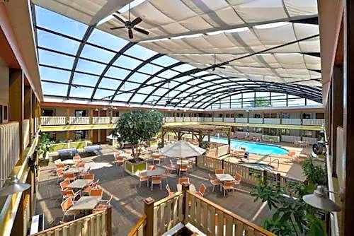 Best Western Plus Dubuque Hotel And Conference Center