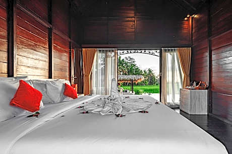 One Bedroom Poolside Villa with Rice Field View