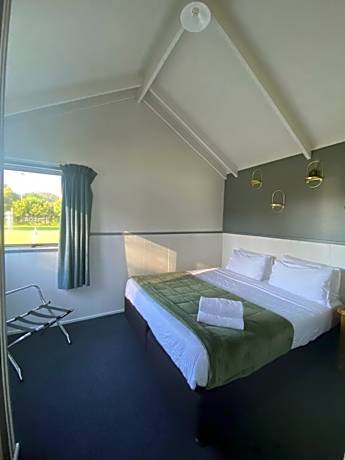 Family Cabin with Shared Bathroom