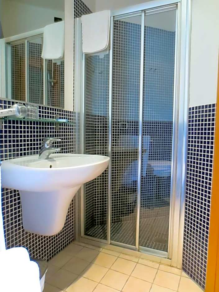 Hotel Etna - Hotel per Coppie e Famiglie con Parcheggio e Spiaggia