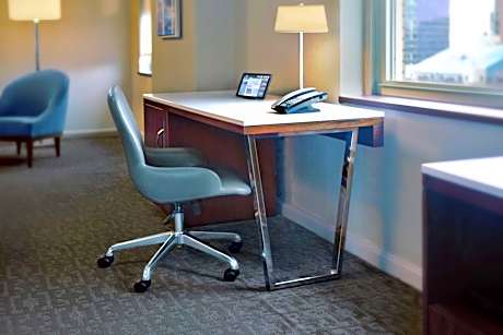 Double Room with Two Double Beds with Lakeview - Disability Accessible