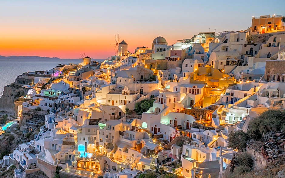 Pezoules of Oia