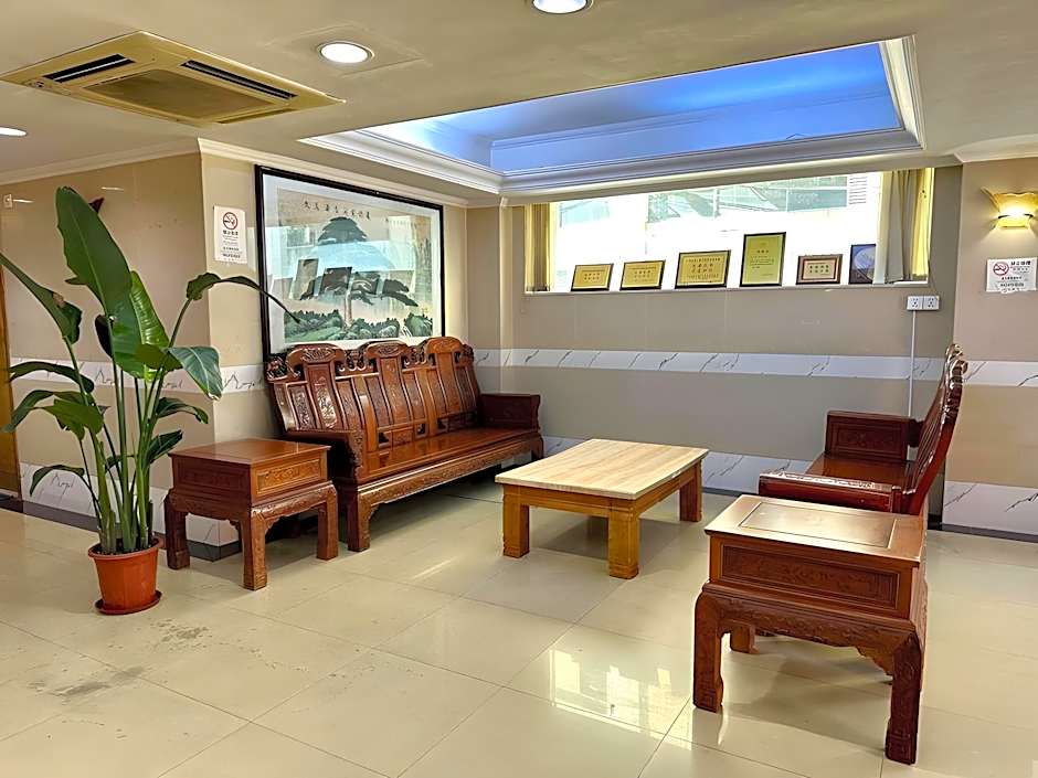 Man Va Hotel