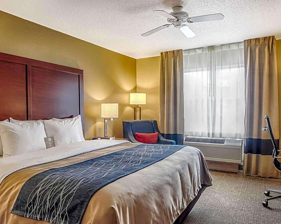 Comfort Inn & Suites Grafton-Cedarburg