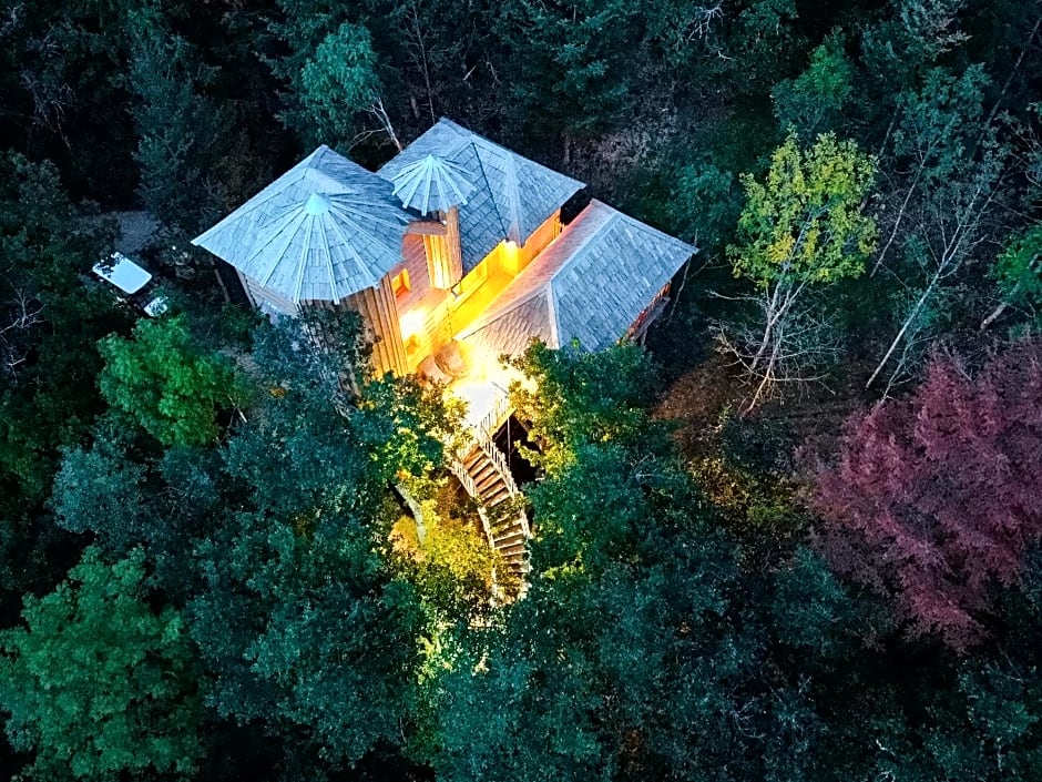 Cabane Château hôtel luxe avec spa privatif Aulteribe - Le Peydébé