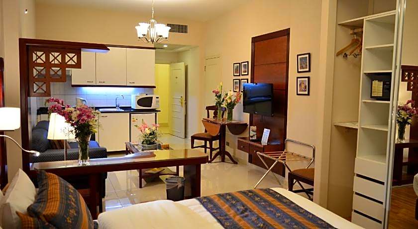 Comfort Hotel Suites