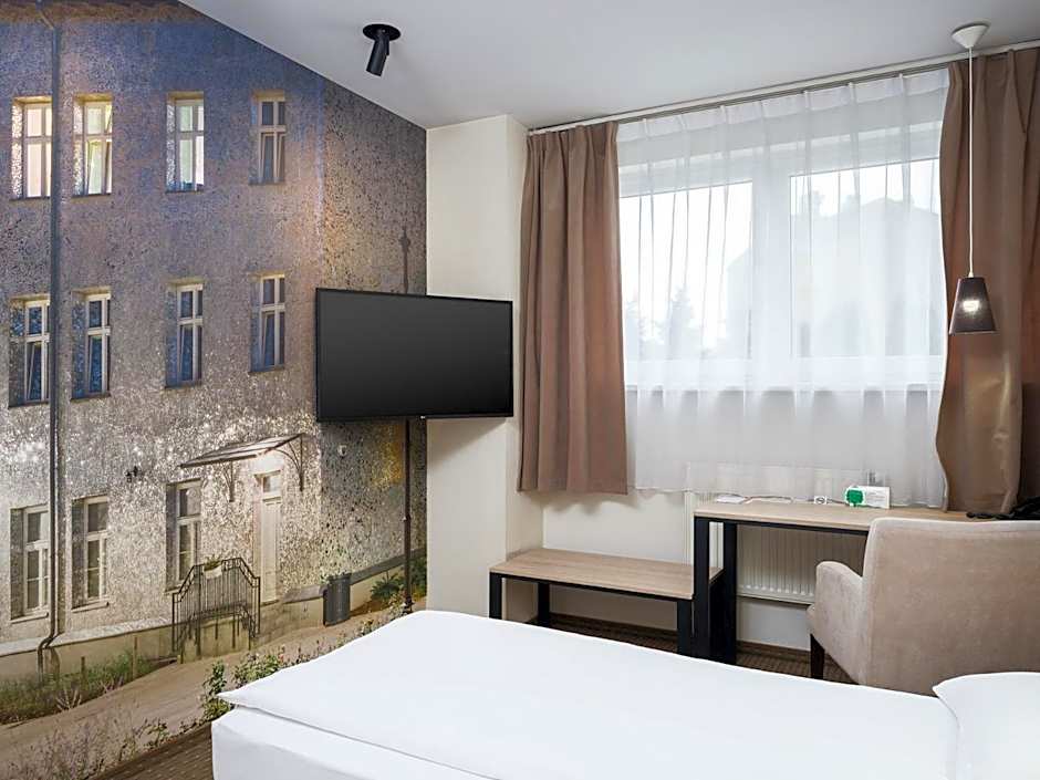 Photo 1 of 50 of Iness Hotel