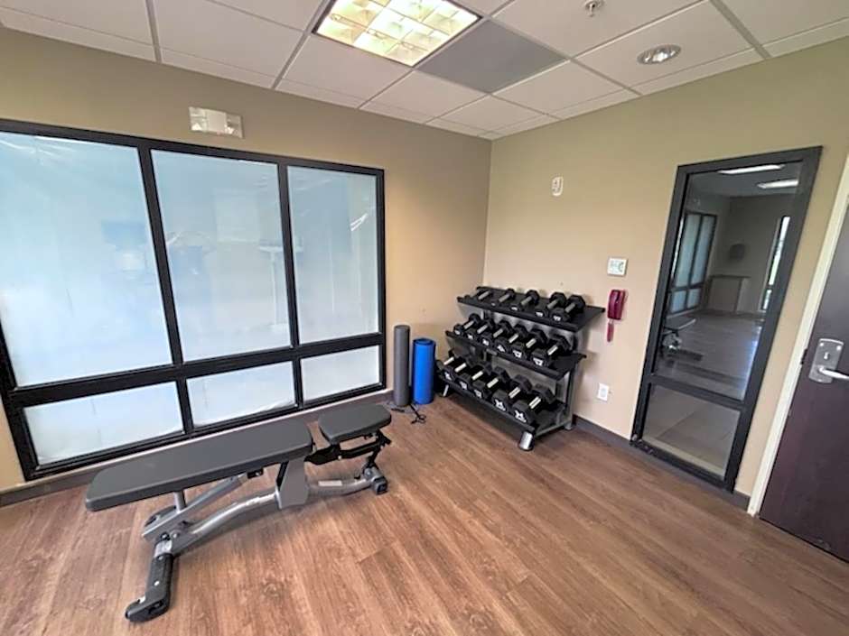 Holiday Inn Express & Suites Springfield By IHG