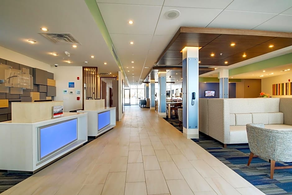 Holiday Inn Express & Suites Galesburg By IHG