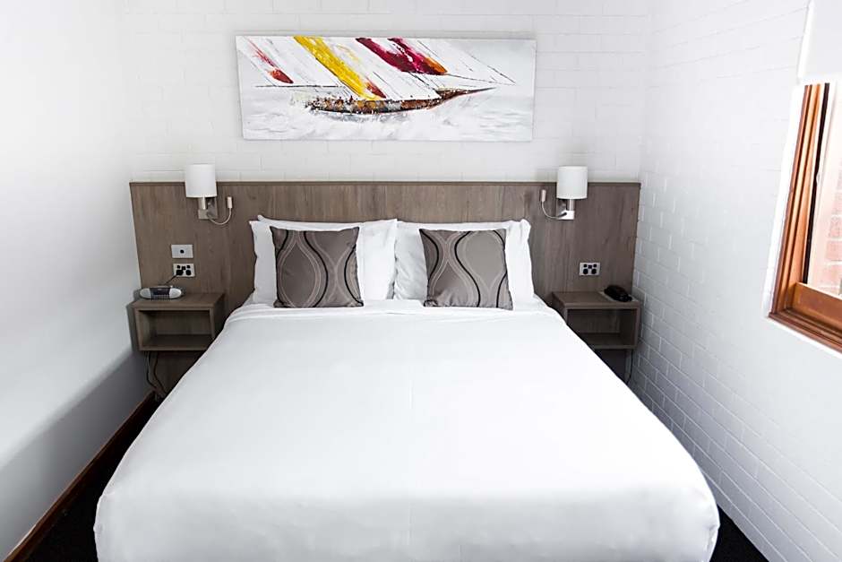 Bay Hotel Apartments (Previously Apartments at Woolmers)