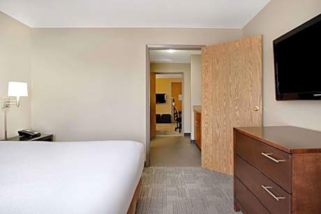 Two-Bedroom Executive King Suite with Sofa Bed - Non-Smoking