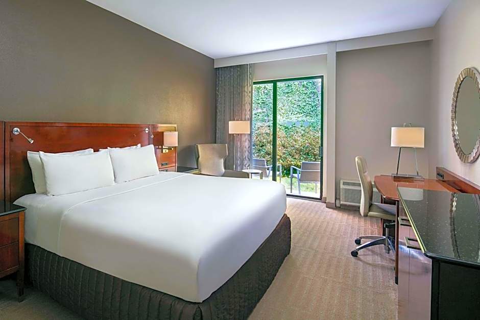 Sonesta Charlotte Lower South End