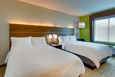 Queen Suite with Two Queen Beds and Mobility Accessible Roll-In Shower