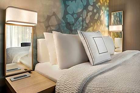 Queen Room with Two Queen Beds and Bathtub - Mobility Access/Hearing Accessible