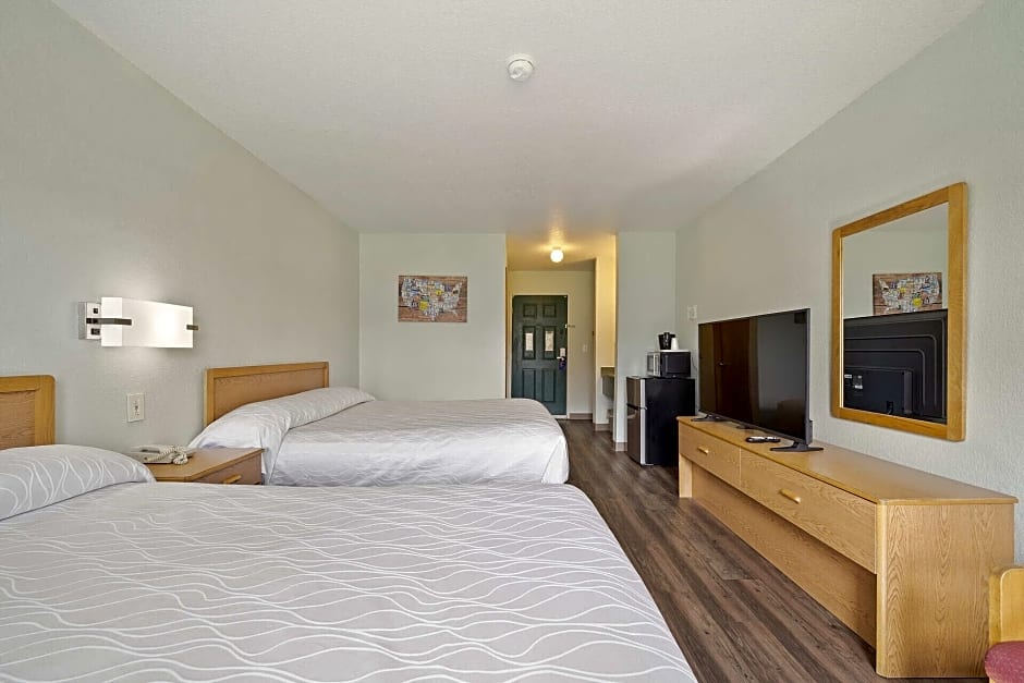 Garibaldi Inn at the Bay
