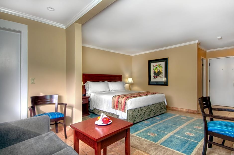 Dinah's Garden Hotel