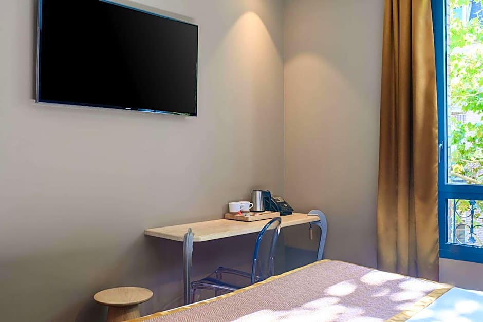 Hotel Sixteen Paris Montrouge