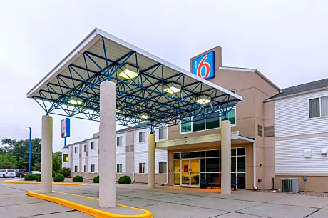 Motel 6-Kearney, NE