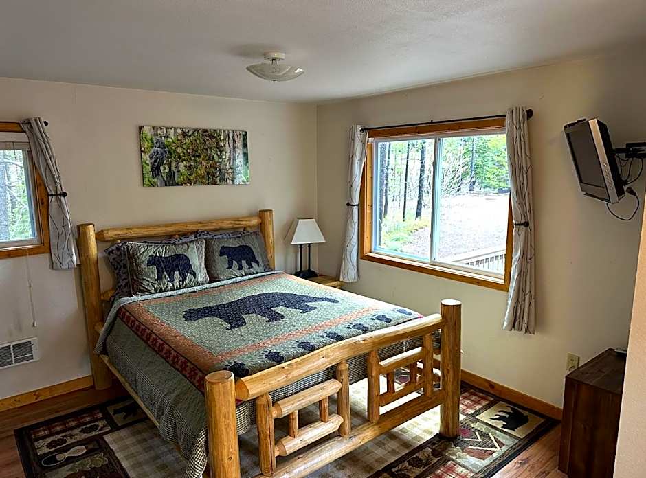 Summit Mountain Lodge and Steakhouse