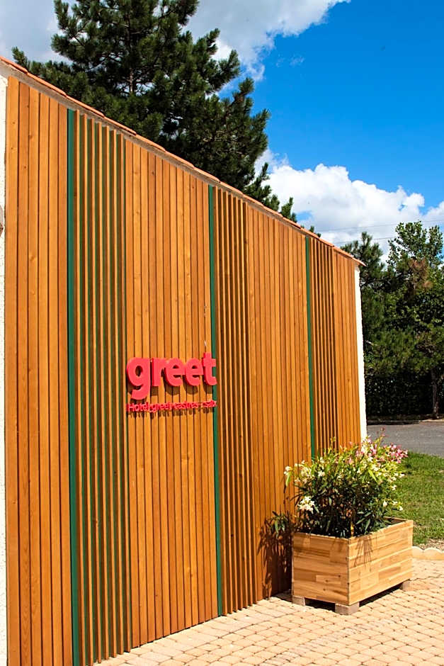 greet Hotel Castres Saix
