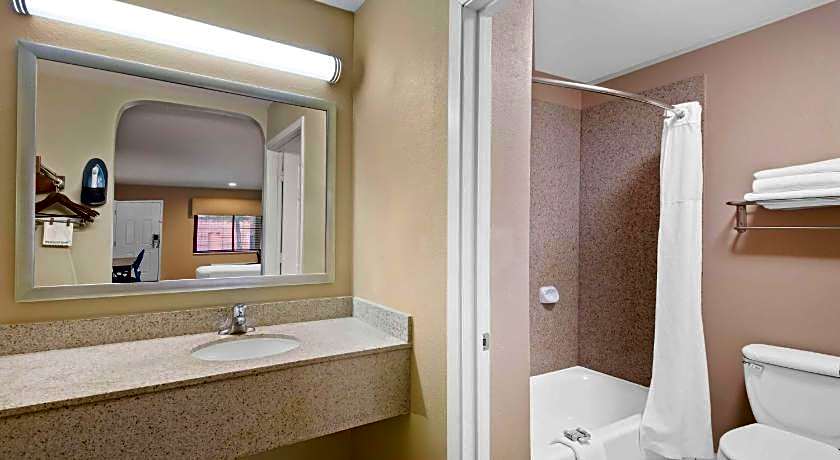 Best Western Cedar Inn