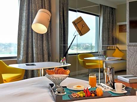 Superior Room, 1 King Size Bed, City View