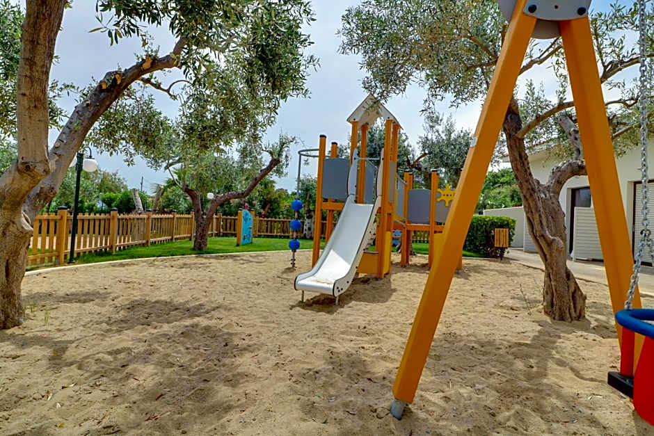 Calamos Beach Family Club