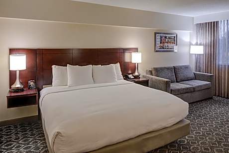 King Room with Roll-in Shower - Disability Access/Non-Smoking