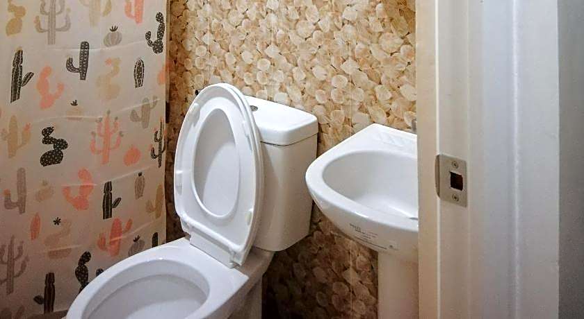 RedDoorz @ Capitol View MC Inn Nueva Vizacaya