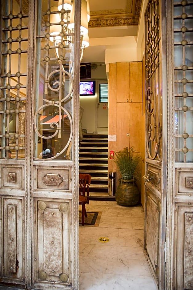 Ragip Pasha Apartment