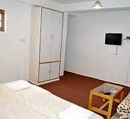 Hotel Wadera's Living – Srinagar, PA