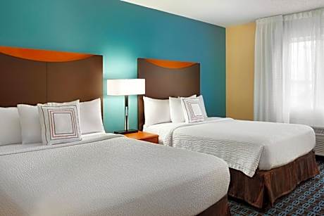 Queen Room with Two Queen Beds - Hearing Accessible