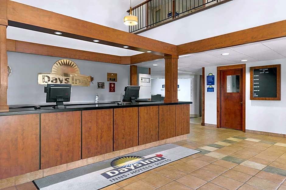 Days Inn & Conference Center by Wyndham Bridgewater